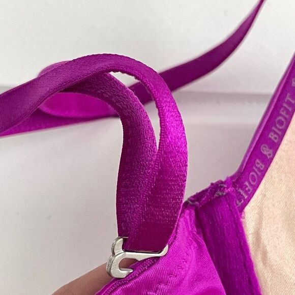 Victoria's Secret Women's Jeweled BIOFIT Push Up Bra Purple Size 32B - Picture 9 of 11